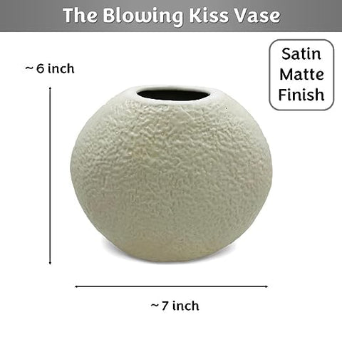 THE BLOWING KISS FACE CERAMIC FLOWER VASE - PACK OF 1