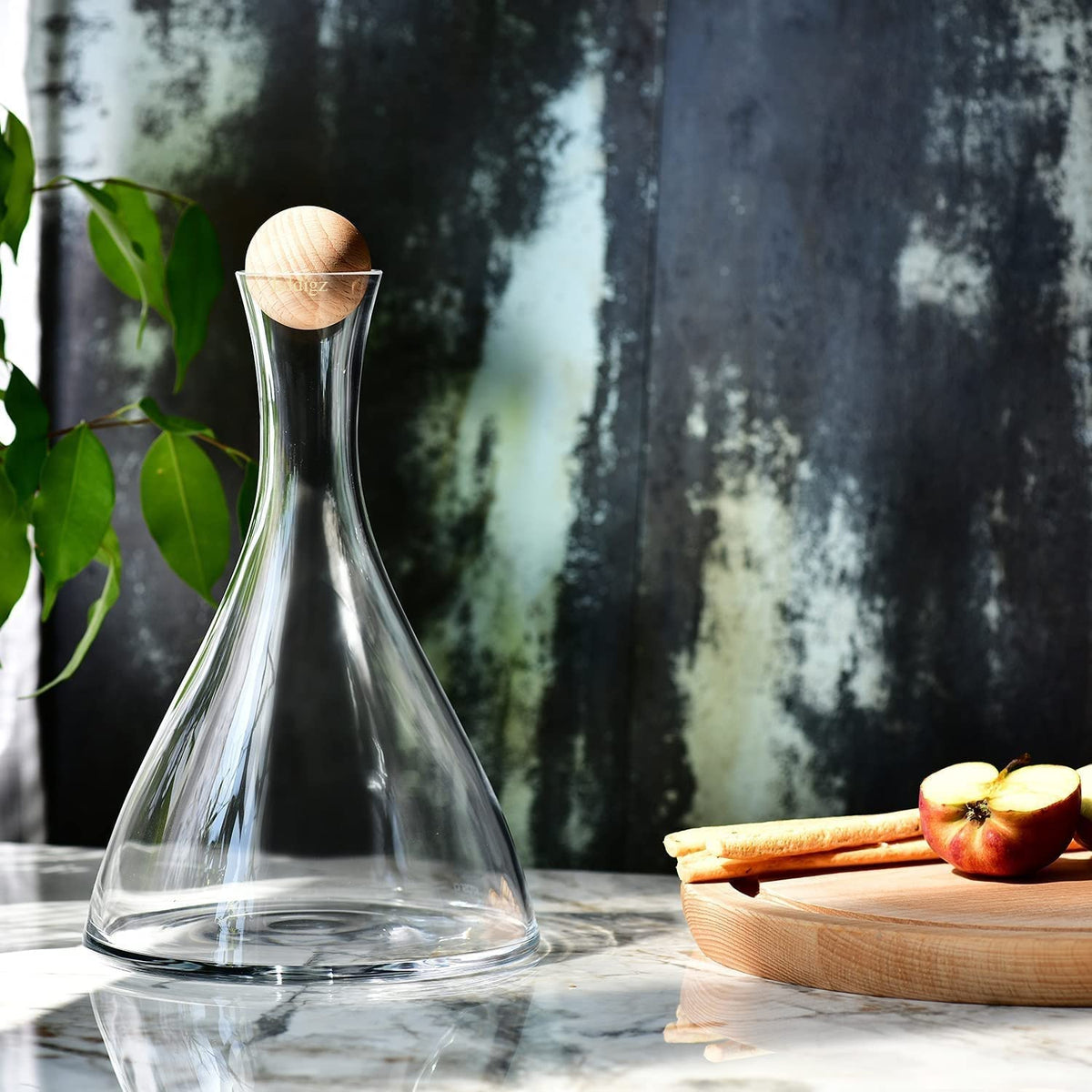 CRYSTAL GLASS WHISKEY DECANTER WITH STOPPER 1800ML - PACK OF 1