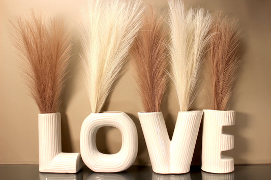 WHITE LOVE VASE SET OF 4